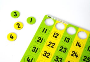 HUNDRED SQUARE WITH POP-OUT NUMBERED COUNTERS (1-100)