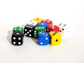 Coloured Dot Dice (PK12)